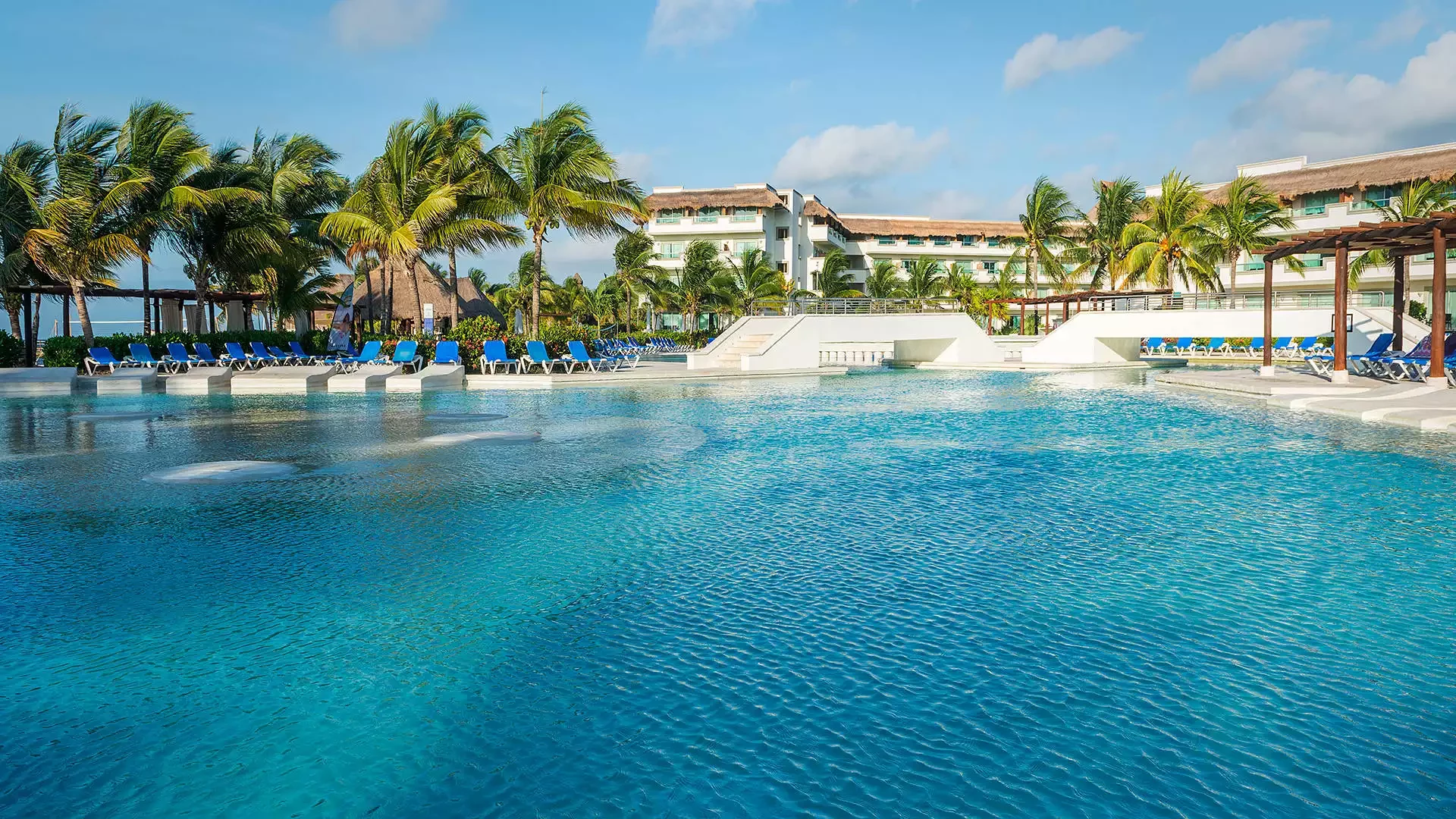 Hotel BlueBay Grand Esmeralda